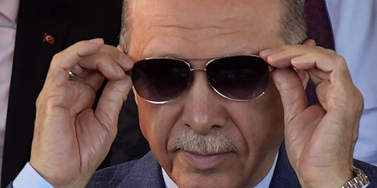 Erdogan trazon Greqinë