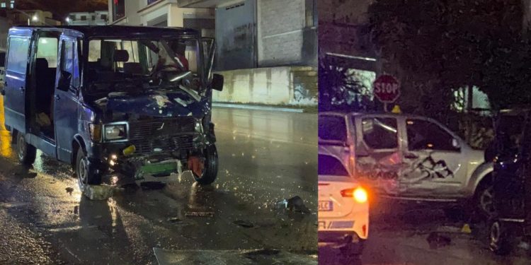 Aksident në Sarandë, furgoni bëhet ‘copë e çikë”