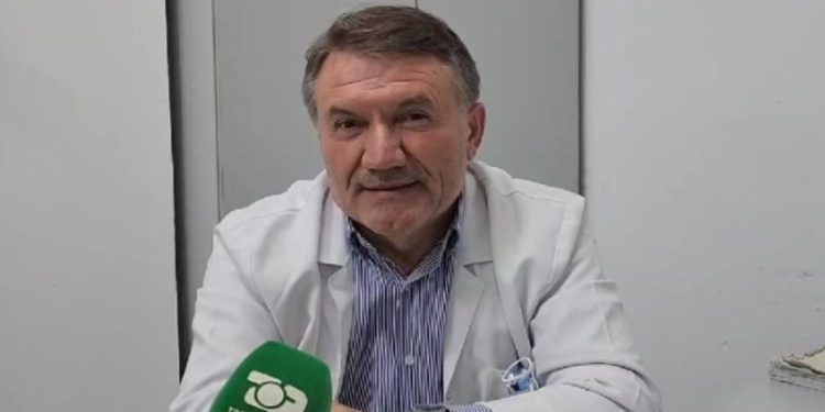 Vdekja e futbollistit në fushë, mjeku tregon përpjekjet për ta sjellë në jetë