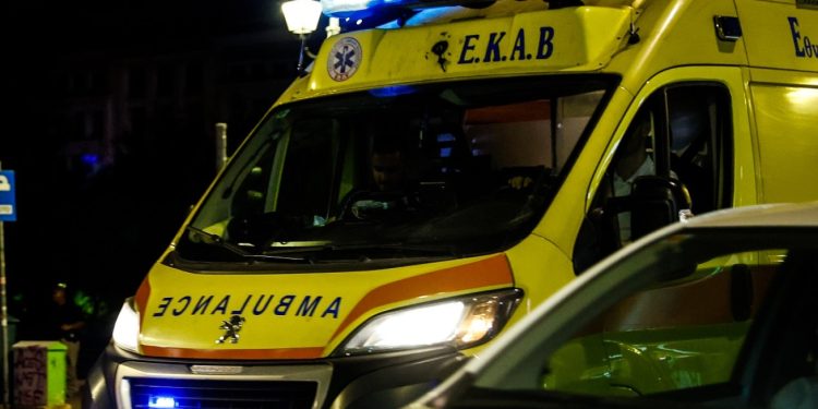 32-vjeçarja lind para kohe, vdes foshnja, binjaku i tij po lufton me vdekjen