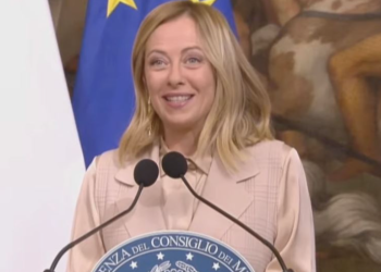 Zyrtare/ Italia do të ndërtojë kamp refugjatësh në Shqipëri