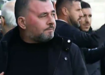 Futbollisti humbi jetën në fushë, presidenti i Egnatias mezi i mban lotët