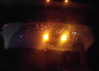 Aksident në rrugën Kardhiq-Delvinë, makina përmbyset në dalje të tunelit (VIDEO)