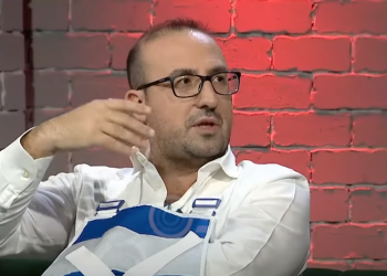 E ngatërruan me Saimir Tahirin, deputeti i PD tregon çfarë i ndodhi me policët në Gjirokastër (VIDEO)