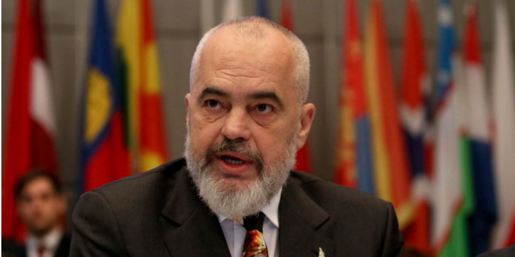 “Do t’ju dalë një robot”! Çfarë paralajmëron Rama për 2024