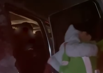 300 persona të bllokuar në dëborë, shihni pamjet (VIDEO)