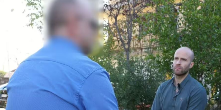 Rrëfimi i dhimbshëm i një babai shqiptar: Djali im la universitetin për të punuar në “shtëpi bari” në Britani