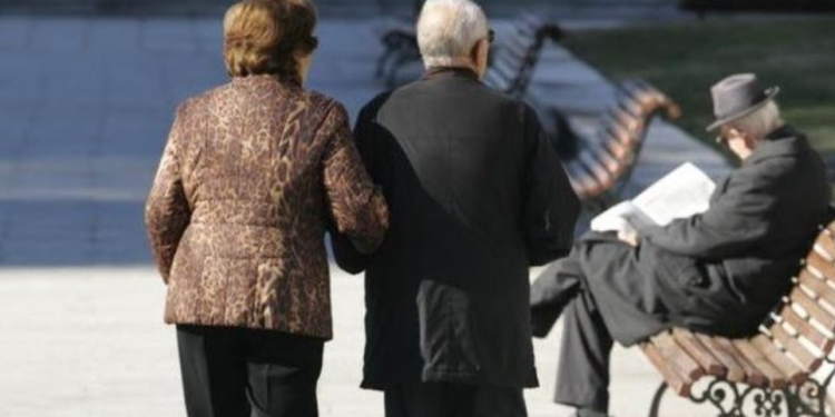 Rritje të pensioneve nuk ka, qeveria jep dhuratë për festa… vetëm 5 mijë lekë. Ja kur nis shpërndarja