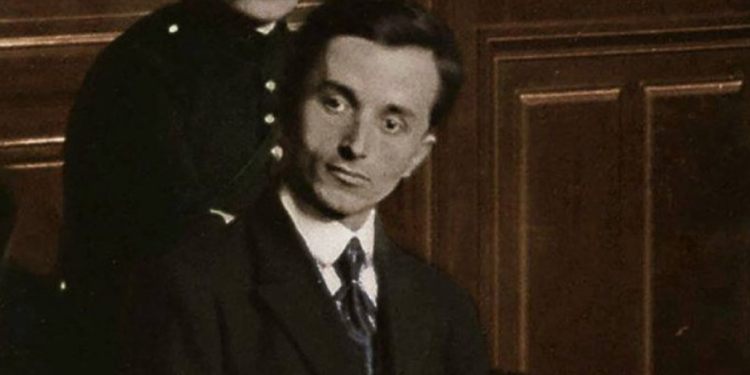 “Historiani” i PD vjell vrer kundër Avni Rustemit: Ai krijoi një organizatë terroriste për të vrarë njerëz, nuk mund të ngrihet në piedestal