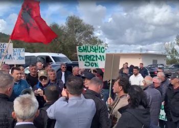 Devijimi i lumit të Shushicës, banorët e Lumit të Vlorës në protestë (VIDEO)