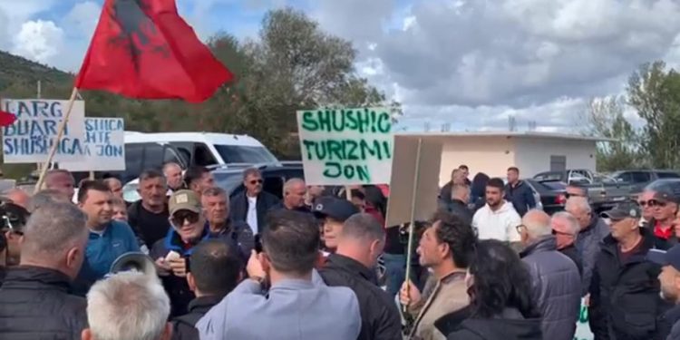 Devijimi i lumit të Shushicës, banorët e Lumit të Vlorës në protestë (VIDEO)