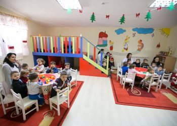 Sërish dhunë në kopshte? Përfundojnë në spital dy të mitur