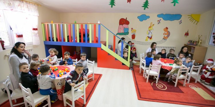 Sërish dhunë në kopshte? Përfundojnë në spital dy të mitur