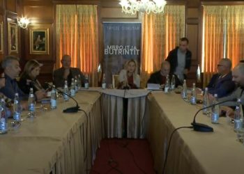 Butrinti me koncension, specialistët tregojnë rrezikun që i kanoset parkut