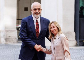 Sky News: Meloni planifikon vizitë në Tiranë, kampi i parë duhet të hapet në maj 2024