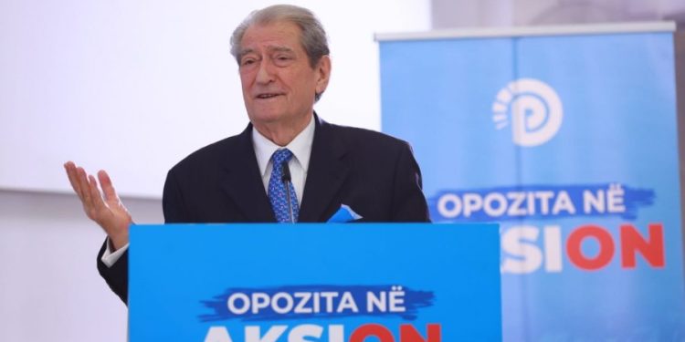 Berisha në Gjirokastër: Greqia ka të drejtë për Belerin