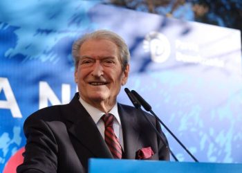 Mbyllet pa zhurmë protesta e Berishës, njofton datat e dy protestave të tjera