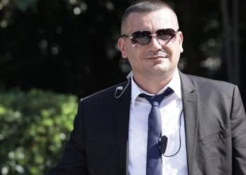 Përplasi makinën e djalit të gjyqtares së Berishës, kush është gardisti i 21 Janarit