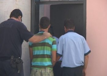 Shkoi për të vjedhur manastirin, por i ngelet në duar policisë nga mbidoza me metadon, hajduti nga Saranda niset për mjekim drejt Tiranës (Emri)