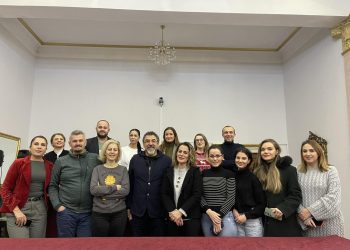 Çuçi mbledh gazetarët për fundviti: Kontribut të çmuar në raportimin e ngjarjeve dhe transparencën e jetës parlamentare