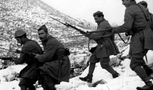 Grekët revoltohen me dokumentarin e Netflix: Na nxjerr të lodhur në betejat me italianët gjatë Luftës së Dytë Botërore