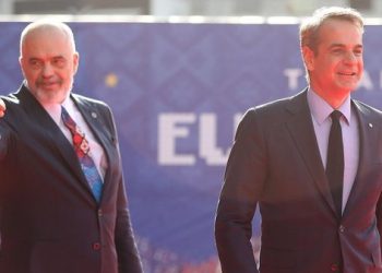 Athina e shqetësuar: Pse europianët dhe amerikanët kanë zgjedhur Ramën dhe po hedhin Greqinë në rrotat e autobusit