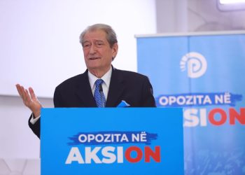 Drama e shpopullimit, Berisha në Gjirokastër: Brenda 20 viteve, veç trafikantëve s’do mbetet kush në Shqipëri