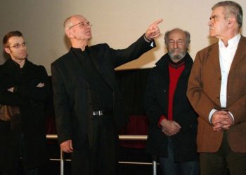 Kur Enver Hoxha përkulej para talentit të Robert Ndrenikës dhe Mirush Kabashit