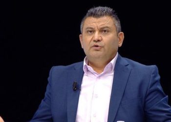 “Lista e zezë” e ambasadës, gazetari shqiptar tregon çfarë i ndodhi sapo shkeli në Athinë