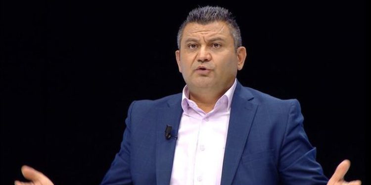 “Lista e zezë” e ambasadës, gazetari shqiptar tregon çfarë i ndodhi sapo shkeli në Athinë