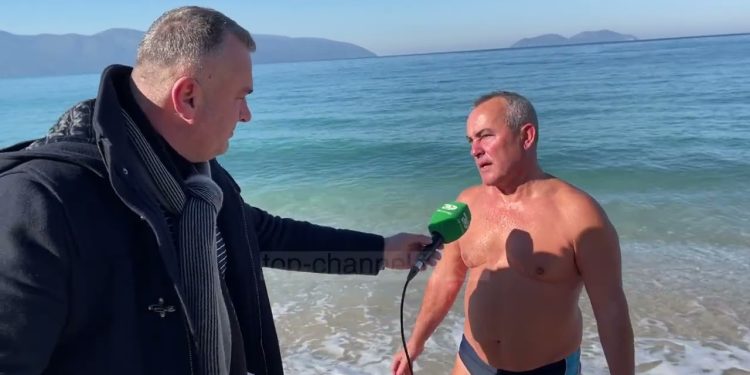 Plazh në mes të dimrit, njihuni me Gëzimin nga Vlora