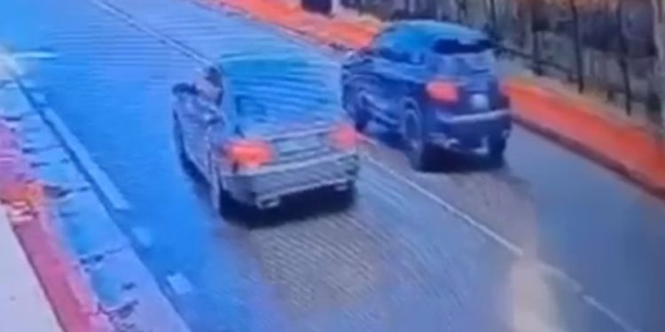 Vrasja në Fier, policia gjen makinën e autorëve në grazhdin e një 70-vjeçari