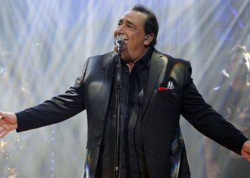 Selaniku nderon Vasilis Karras: Gjithë restorantet do të luajnë muzikën e tij për tre ditë