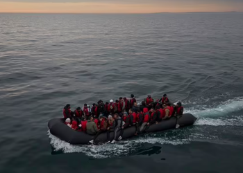 Rreth 30-mijë shqiptarë kanë shkuar në Britaninë e Madhe nëpërmjet Kanali i La Manshit gjatë vitit 2023