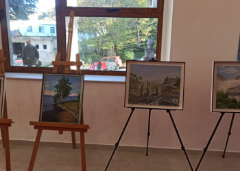 Mjeku gjirokastrit, Sedat Shameti, hap ekspozitën e tij me piktura (FOTO)