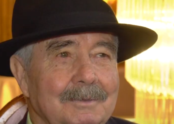 Grekët e dëbuan në Turqi, shqiptari kthehet në atdhe në moshën 85-vjeçare: Dua të vdes këtu (VIDEO)