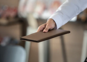 Hëngrën në restorant dhe nuk paguan faturën, dy persona nën hetim në Gjirokastër