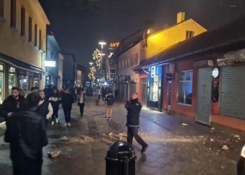 Tërmet i fuqishëm në Bosnje, njerëzit dalin të tmerruar nga banesat (VIDEO)