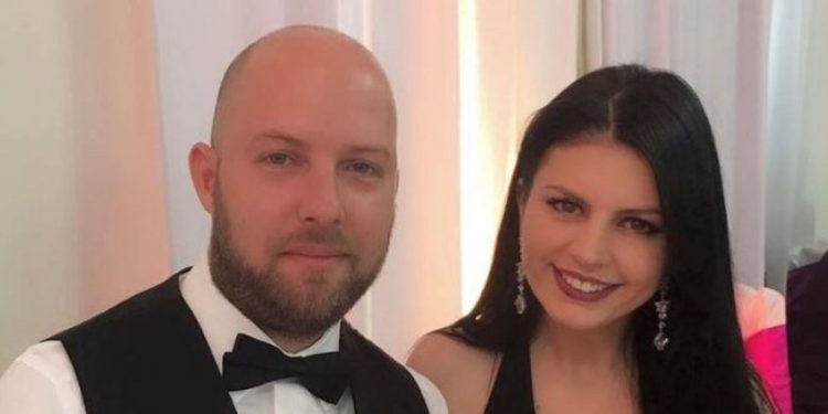 Dënohet me burg Rudina Dembacaj, falsifikoi firmën e ish-burrit për të nxjerrë vajzën jashtë vendit