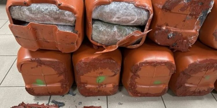 Bidona të mbushur me drogë, arrestohen dy shqiptarë në Selanik
