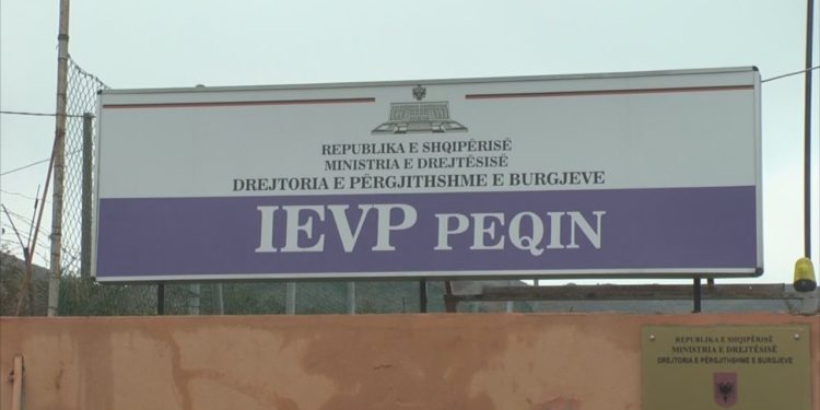 “Të fortët bëjnë ligjin”, letra tronditëse e drejtorit të policisë së burgut në Peqin