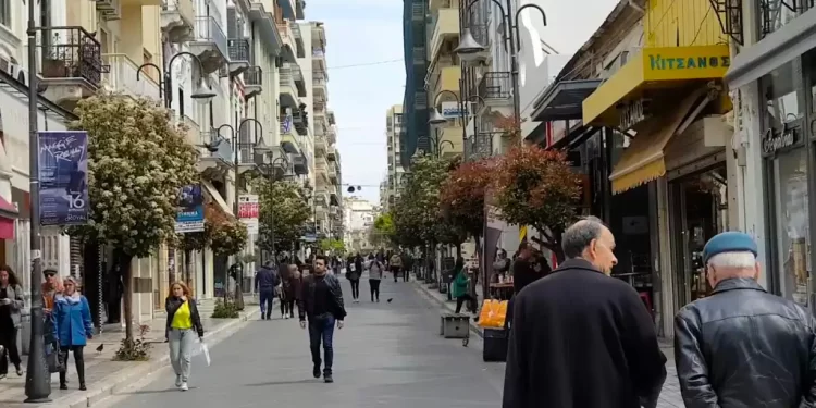 Vonesa në zbatimin e ligjeve të emigracionit në Greqi, preken masivisht shqiptarët