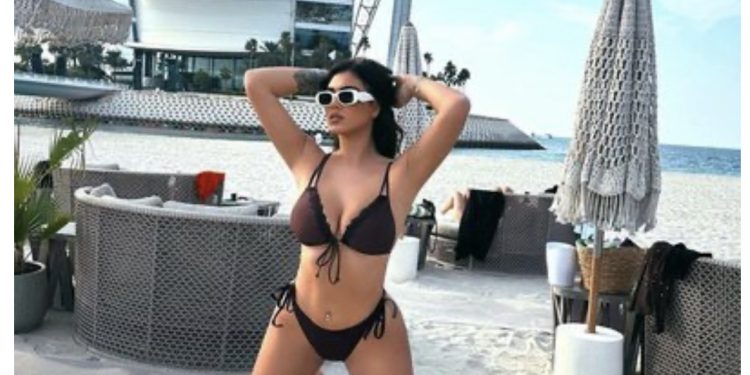 Prezantuesja e TCH iu përgjigjët kritikëve: Qetësohuni o shqiptarë, se në Dubai nuk shkohet vetëm për ato gjëra