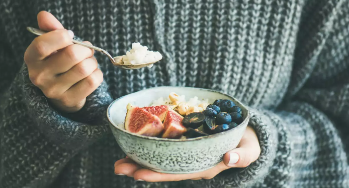 Pse në dimër jemi më të uritur? Ja çfarë thotë studimi