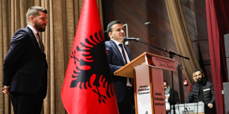 Kryetari i Bashkisë Gjirokastër nderohet në Bujanoc (FOTO)