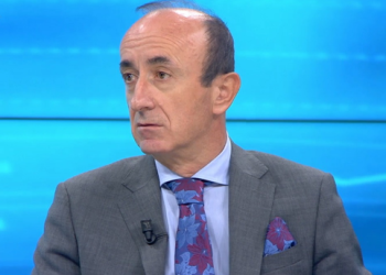 Habit deputeti i PD: E adhuroj Milva Ikonomin! Elisa Spiropali, politikane e ëmbël (VIDEO)