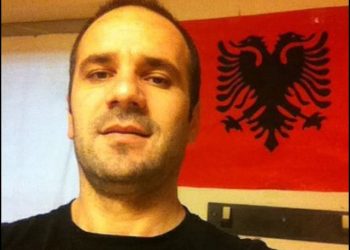 Burri e kërcënoi se do e vriste me thikë në sy të fëmijës! Ç’ndodhi mes çiftit pas kthimit të burrit nga Greqia