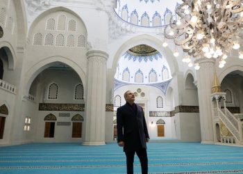 Ministri i Erdogan ïnaguron” xhaminë e madhe në Tiranë