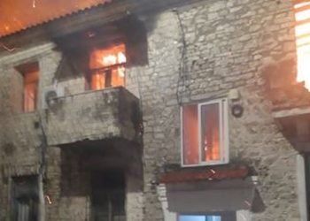 Zjarr në Memaliaj, digjen tre apartamente