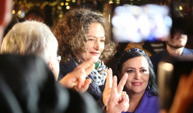 Vajza e Berishës tregon se si i kalon i ati ditët e arrestit shtëpiak: Punë non-stop